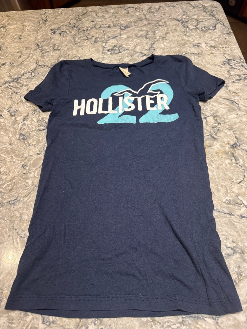Hollister shirt size small